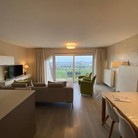 In Near The Beach, Cleaning Included Apartment *