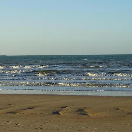 Apartment In Near The Beach, Cleaning Included *